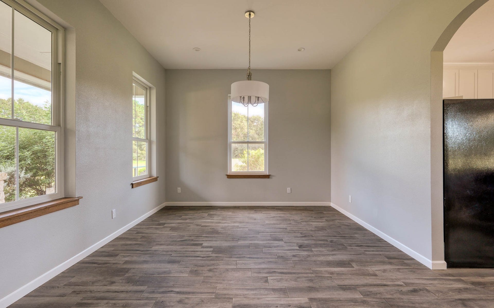 Lots of light in Dining room