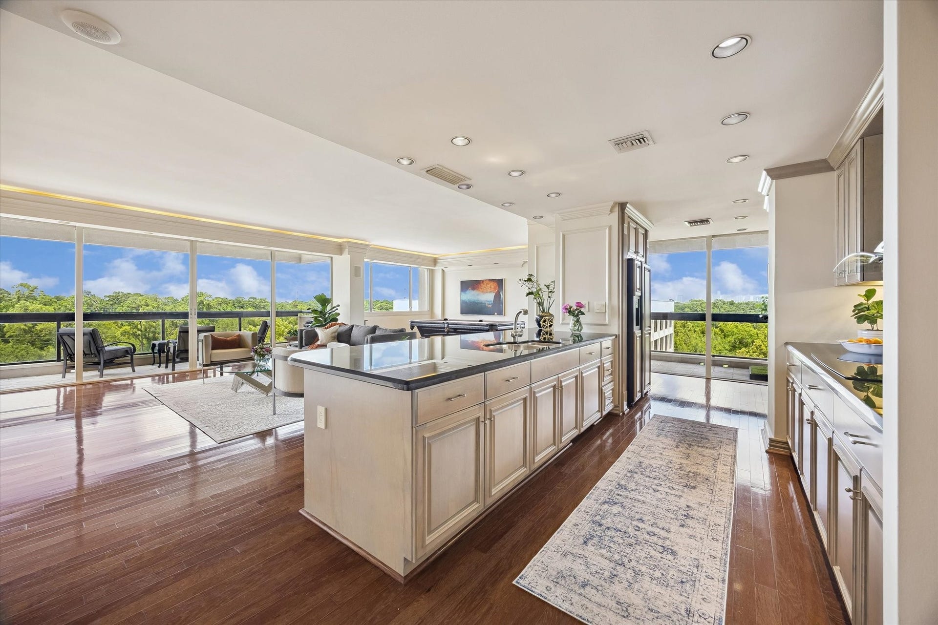 49 Briar Hollow Lane, #702, Houston, TX 77027 Updated 7th floor residence with above the tree top views!