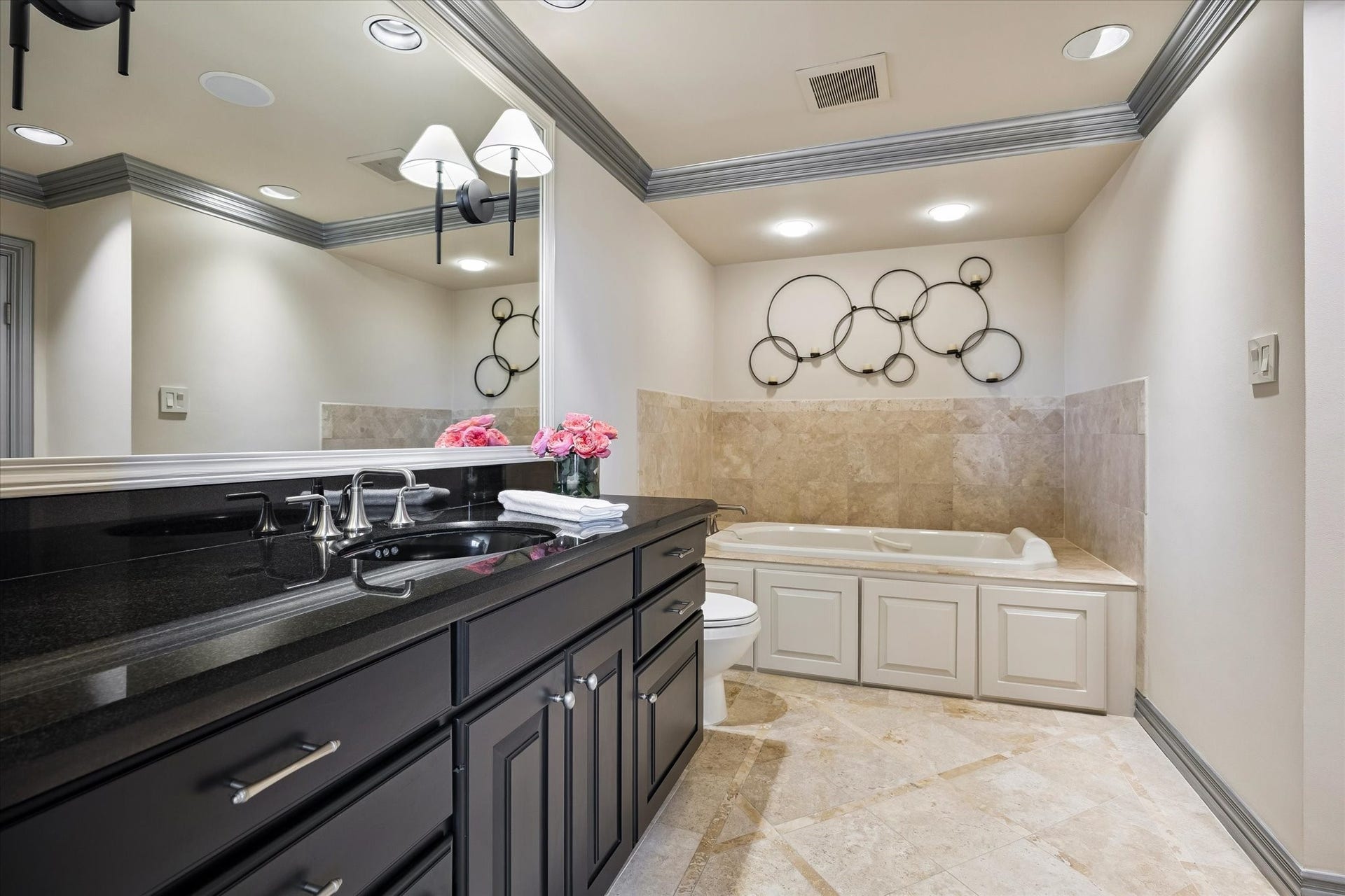 49 Briar Hollow Lane, #702, Houston, TX 77027 Jetted, soaking tub and extended vanity.