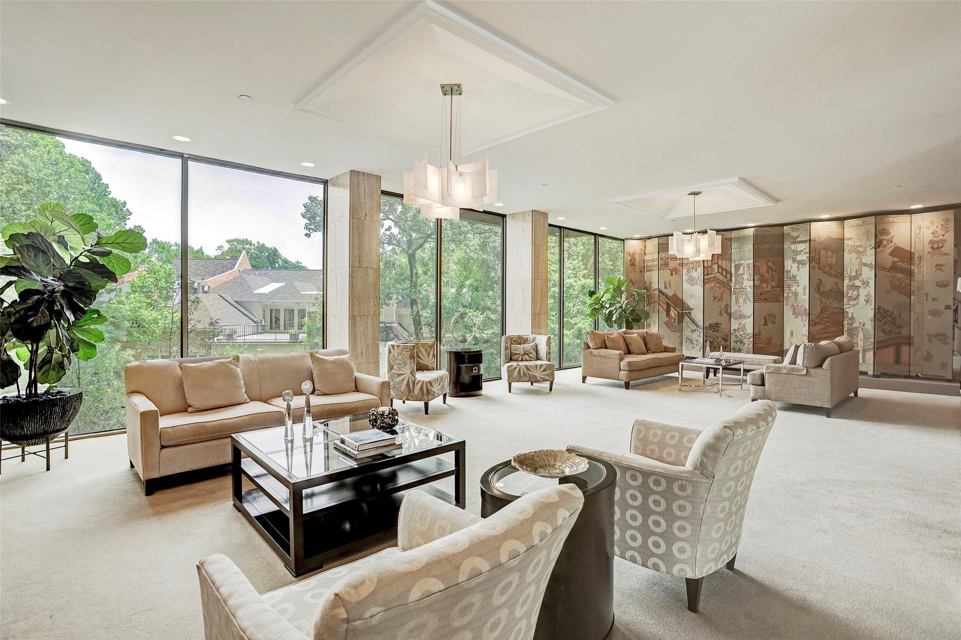 49 Briar Hollow Lane, #702, Houston, TX 77027 First floor main lobby.