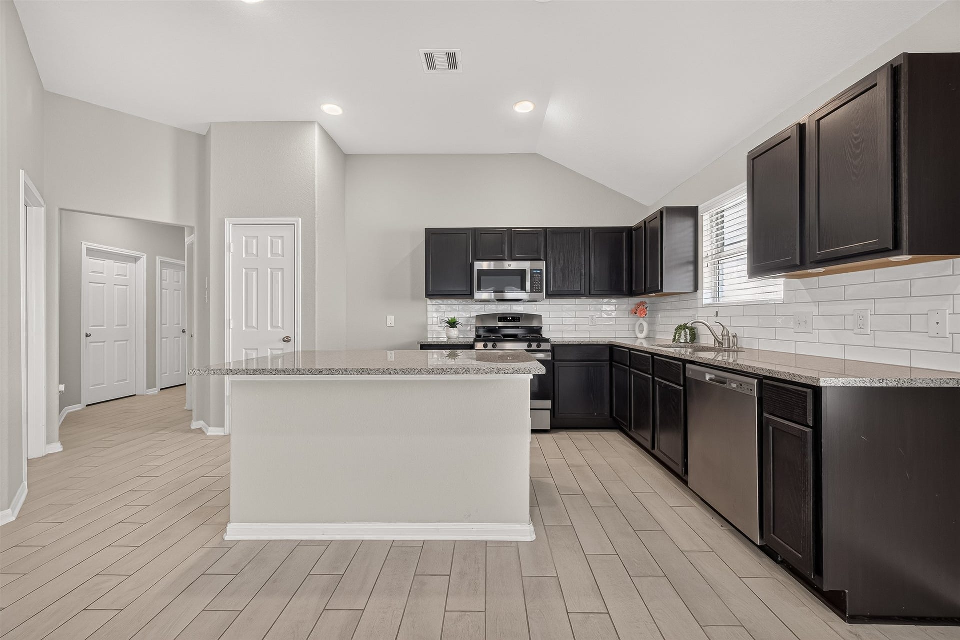 2122 Artic Loon Drive, Conroe, TX 77385