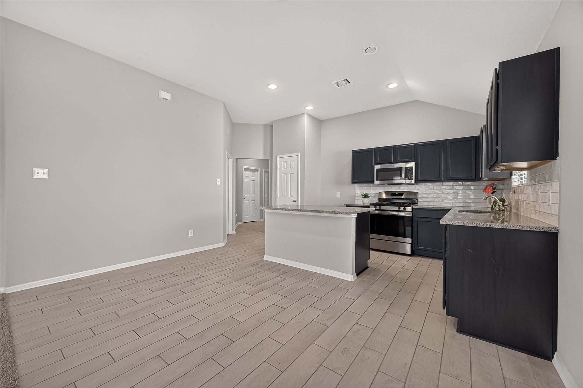 2122 Artic Loon Drive, Conroe, TX 77385