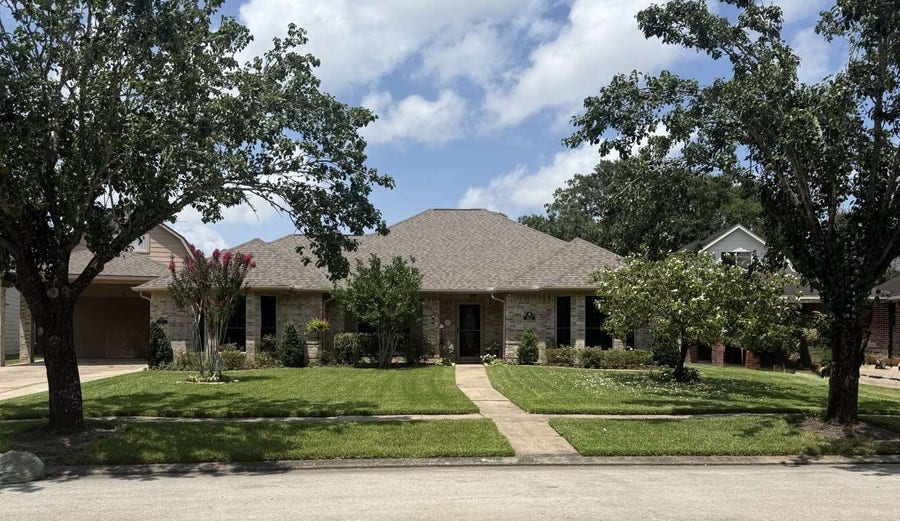Property photo for 222 Willowood Drive, League City, TX