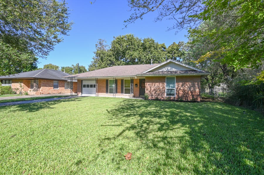 Property photo for 1602 Sheridan Drive, Baytown, TX