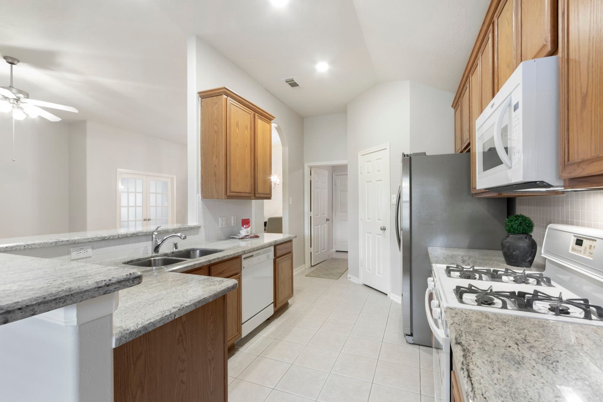 15839 Collinsville Drive, Tomball, TX 77377 15839 Collinsville Drive, Tomball, TX 77377