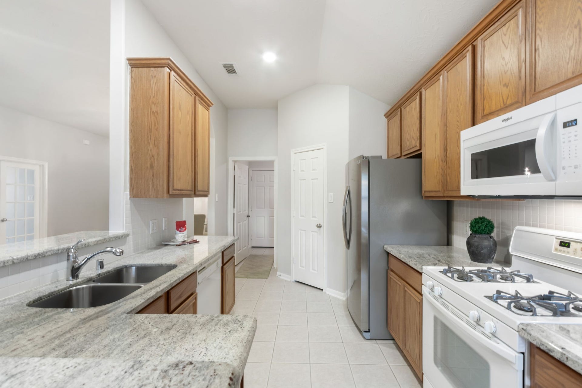 15839 Collinsville Drive, Tomball, TX 77377 15839 Collinsville Drive, Tomball, TX 77377