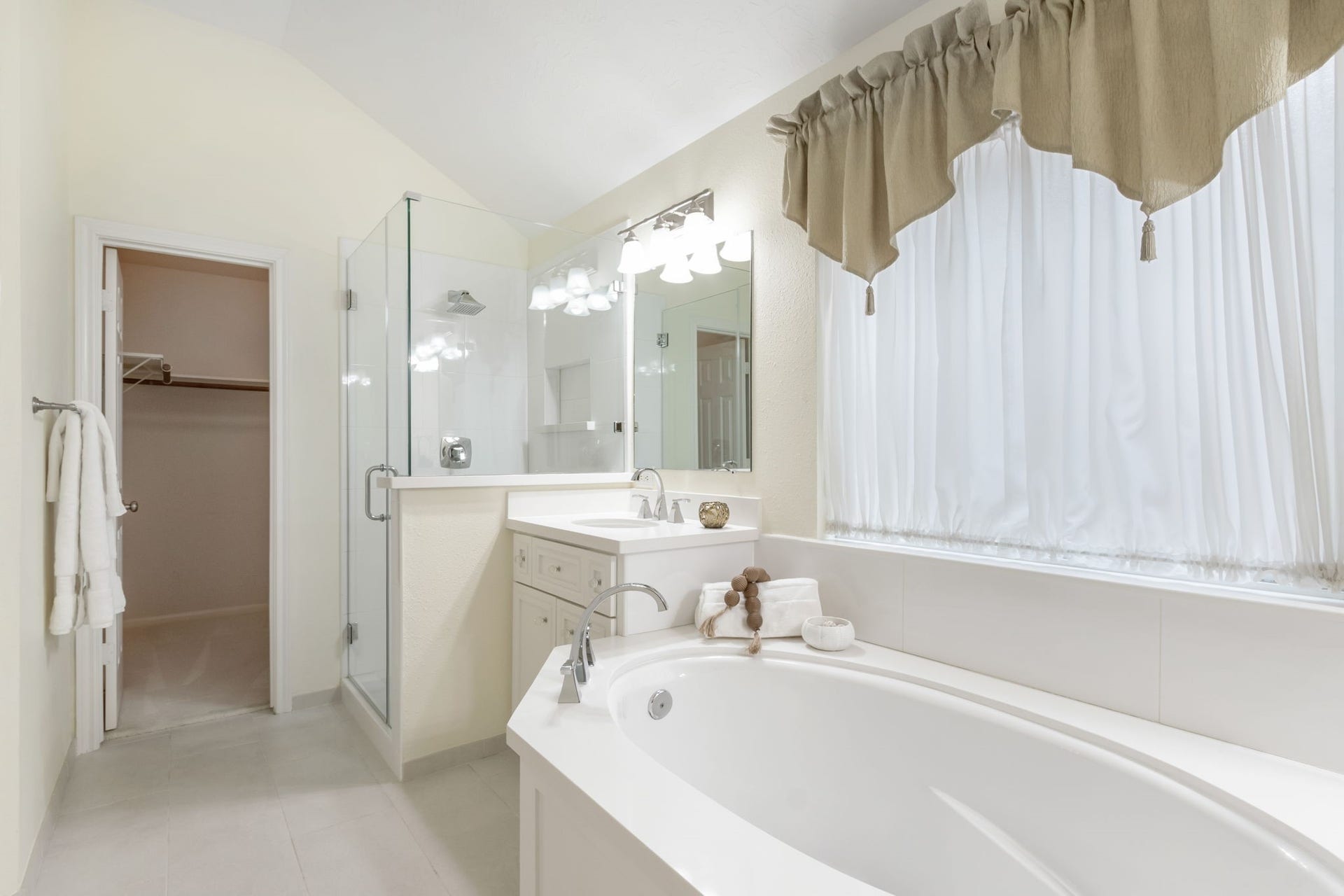 15839 Collinsville Drive, Tomball, TX 77377 15839 Collinsville Drive, Tomball, TX 77377