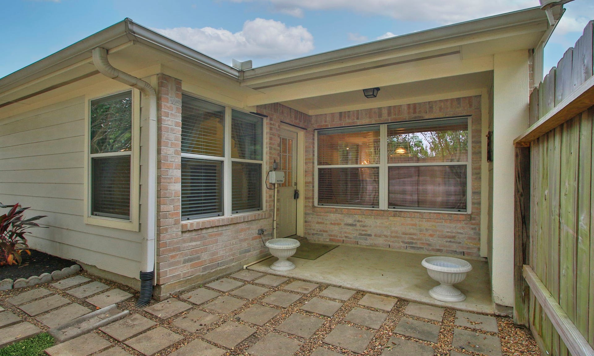 15839 Collinsville Drive, Tomball, TX 77377 15839 Collinsville Drive, Tomball, TX 77377