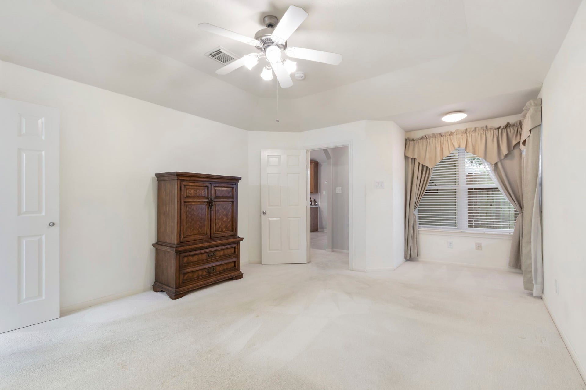 15839 Collinsville Drive, Tomball, TX 77377 15839 Collinsville Drive, Tomball, TX 77377