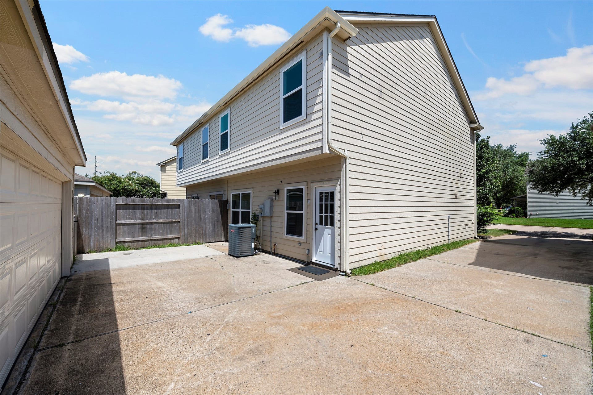 16879 Mammoth Springs Drive, Houston, TX 77095 16879 Mammoth Springs Drive, Houston, TX 77095