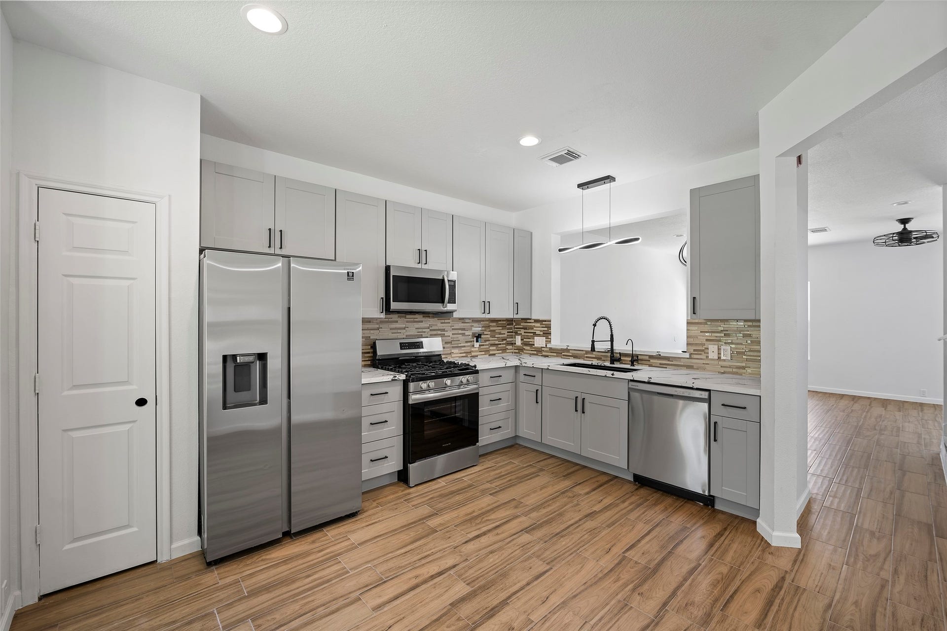 16879 Mammoth Springs Drive, Houston, TX 77095 16879 Mammoth Springs Drive, Houston, TX 77095