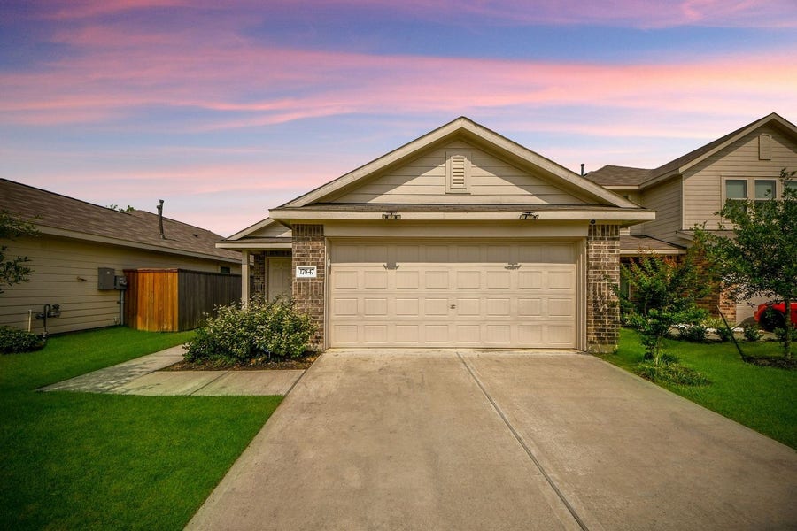 Property photo for 17847 Pemswood Drive, Hockley, TX