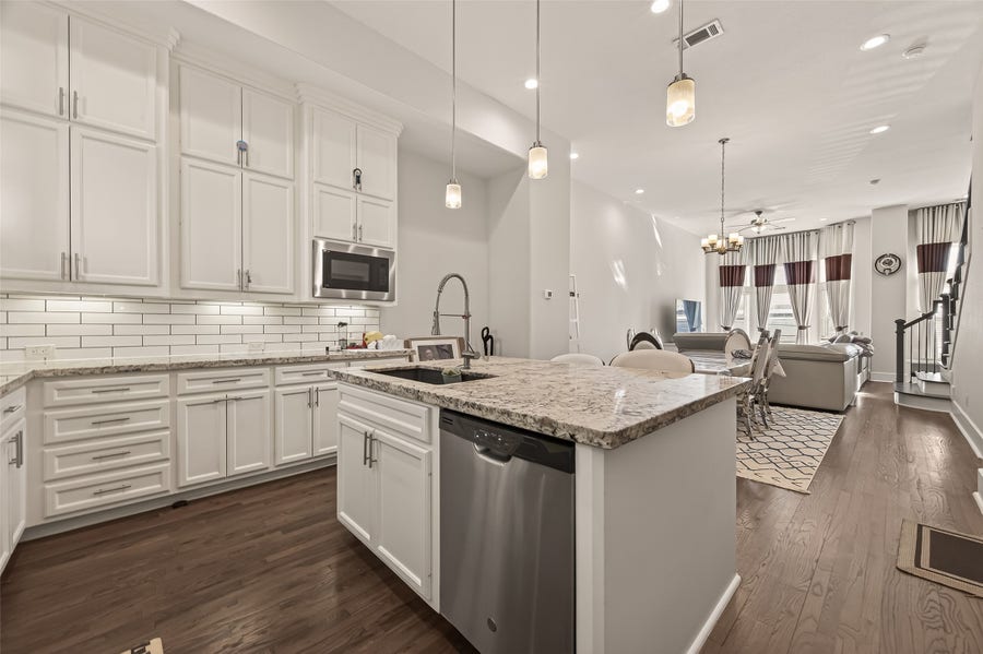 Property photo for 2020 Mcgowen Street, #O, Houston, TX