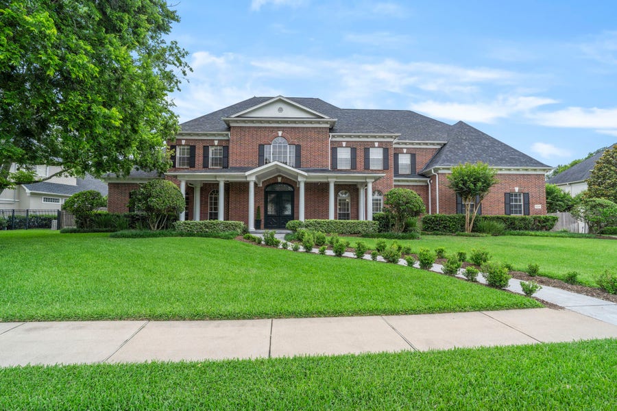 Property photo for 8214 Forest Gate Drive, Sugar Land, TX