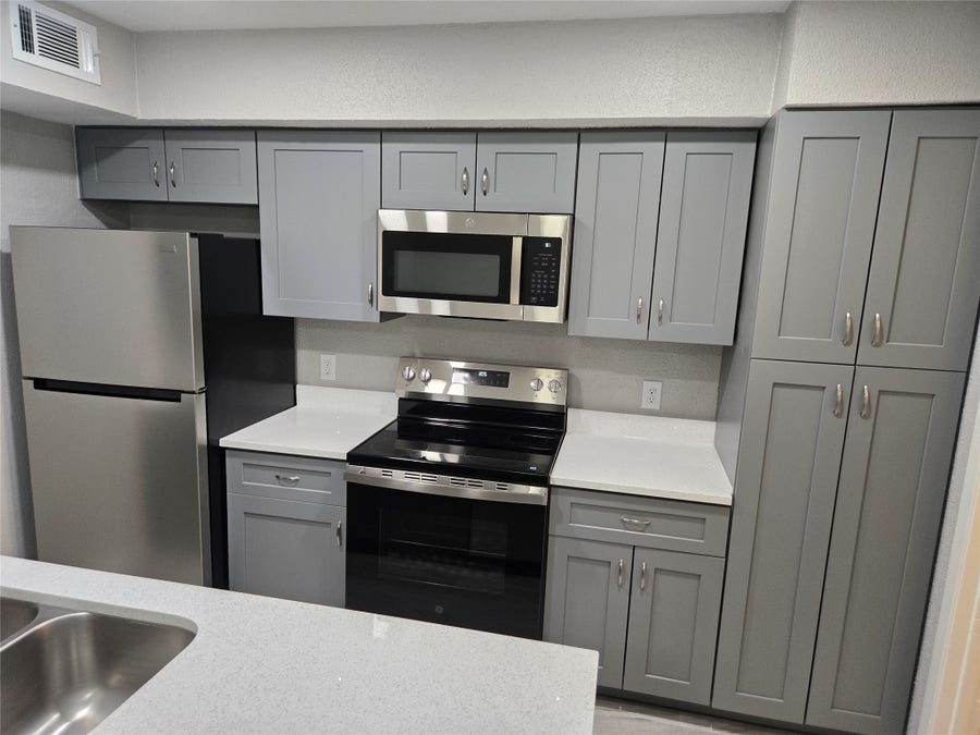 Property photo for 8101 Amelia Road, #307, Houston, TX