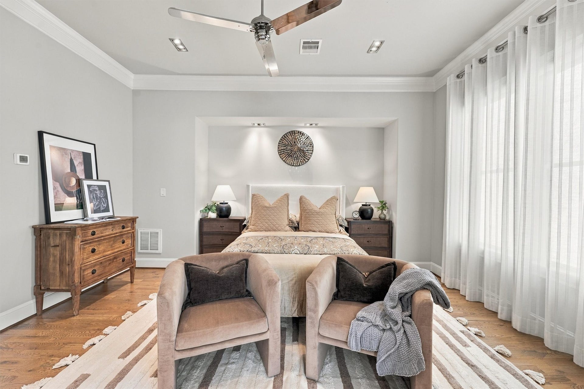 1306 Castle Court, Houston, TX 77006 Primary suite with room for a sitting area at the foot of the bed