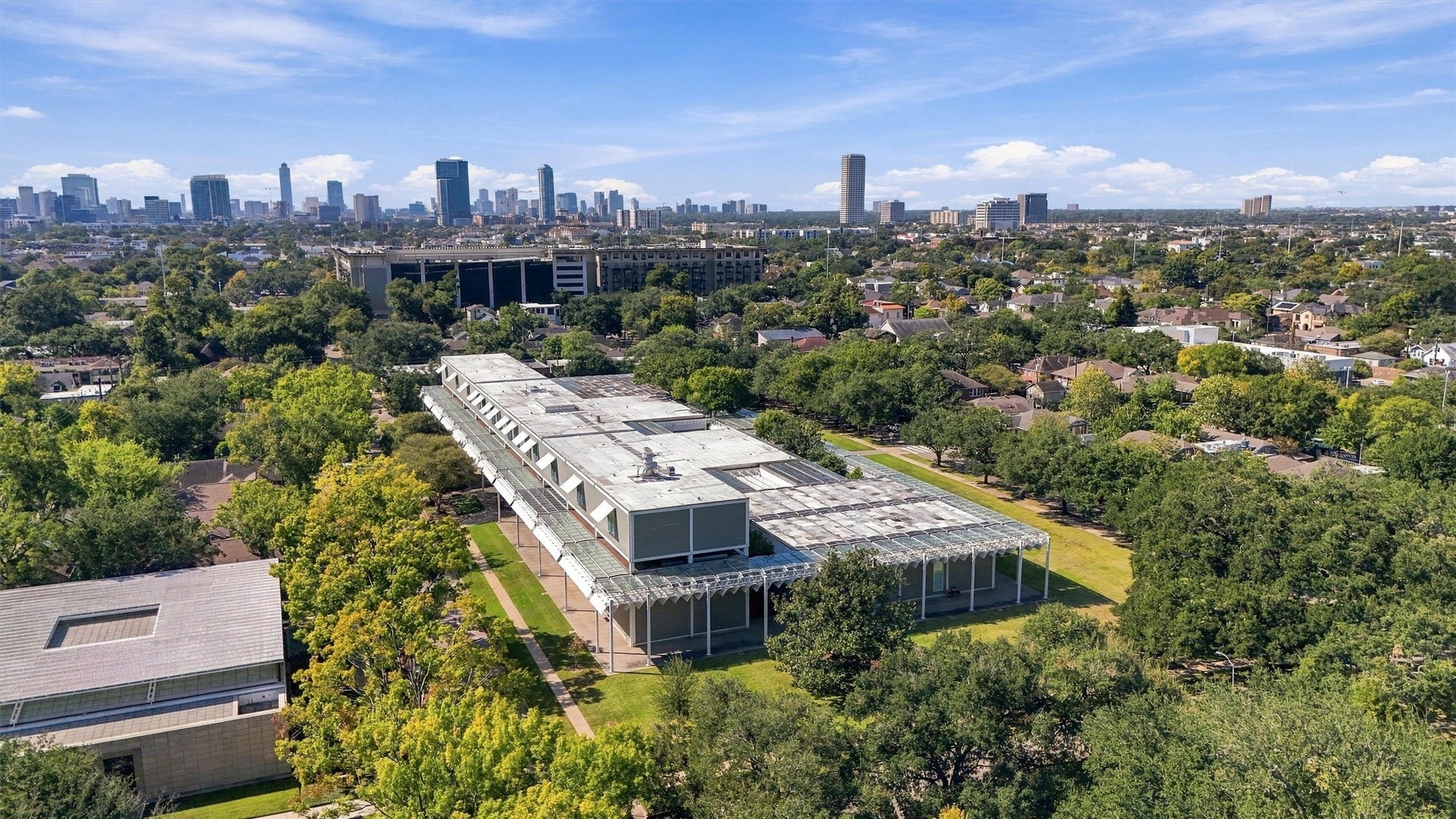 1306 Castle Court, Houston, TX 77006 The Menil Collection, Renzo Piano's landmark museum, about a nine-minute walk