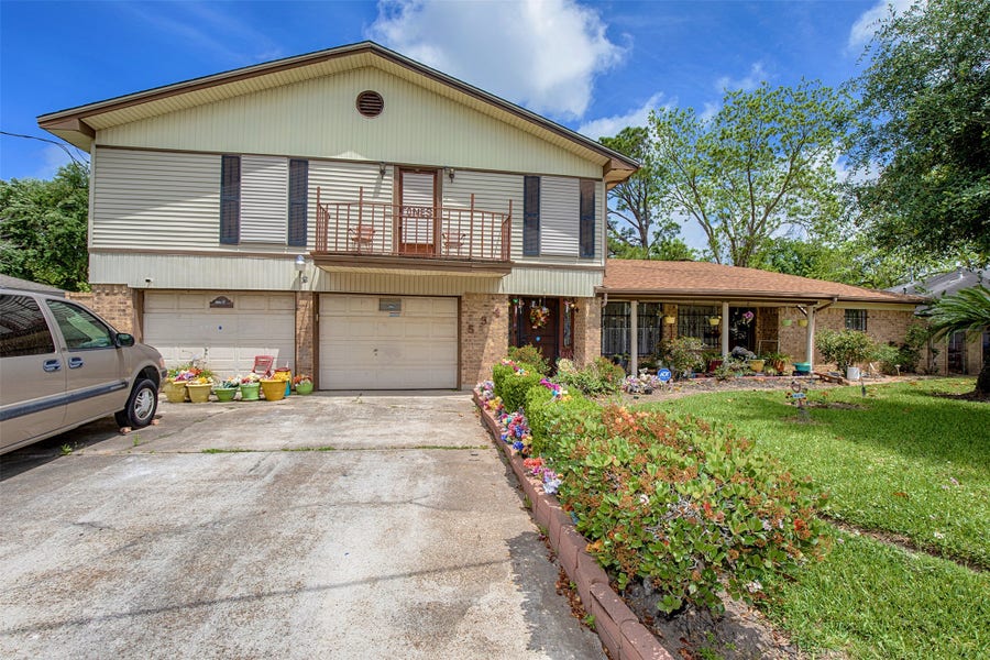 Property photo for 534 N Vionett Lane, Texas City, TX