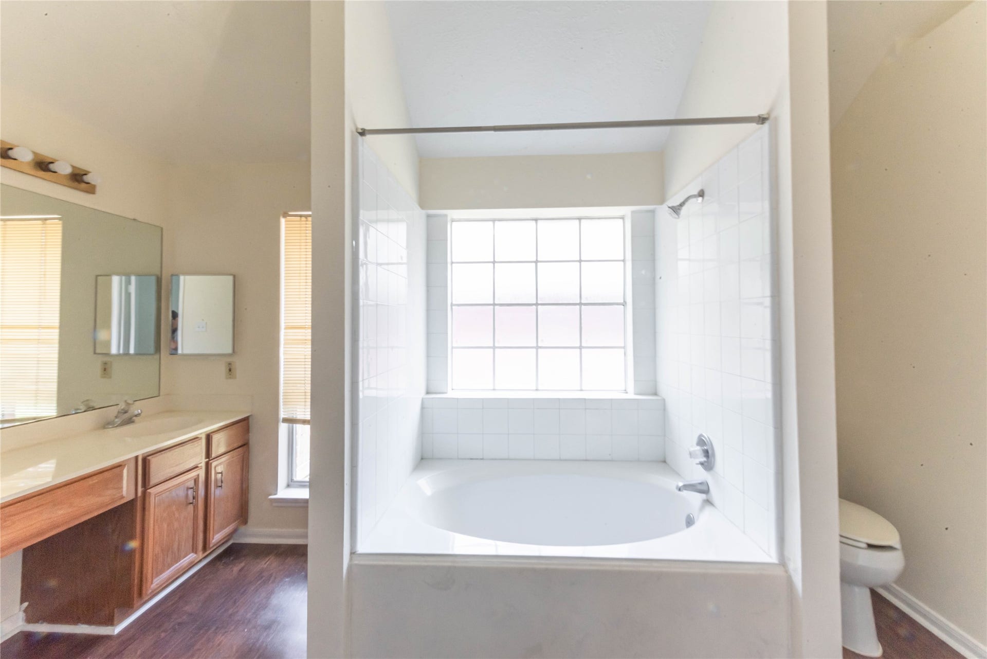 2106 Ledgecrest Drive, Houston, TX 77038 2106 Ledgecrest Drive, Houston, TX 77038