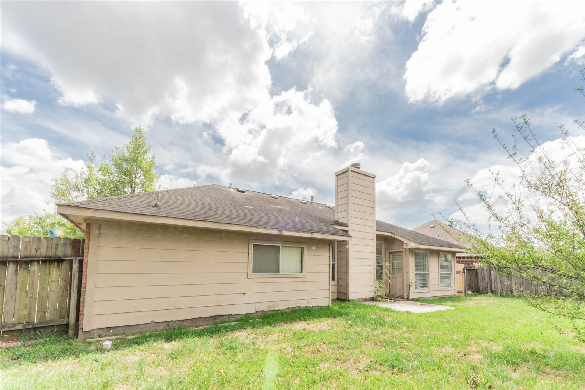2106 Ledgecrest Drive, Houston, TX 77038 2106 Ledgecrest Drive, Houston, TX 77038