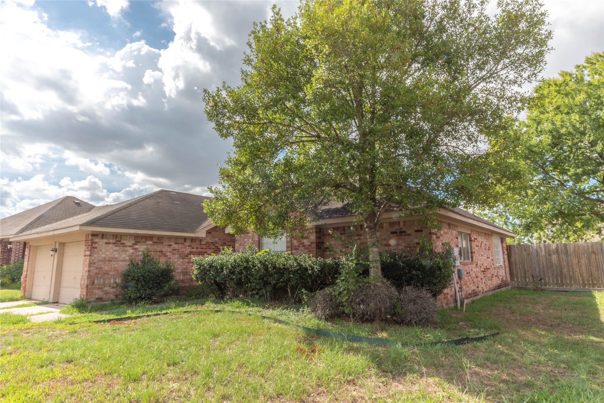 2106 Ledgecrest Drive, Houston, TX 77038 2106 Ledgecrest Drive, Houston, TX 77038