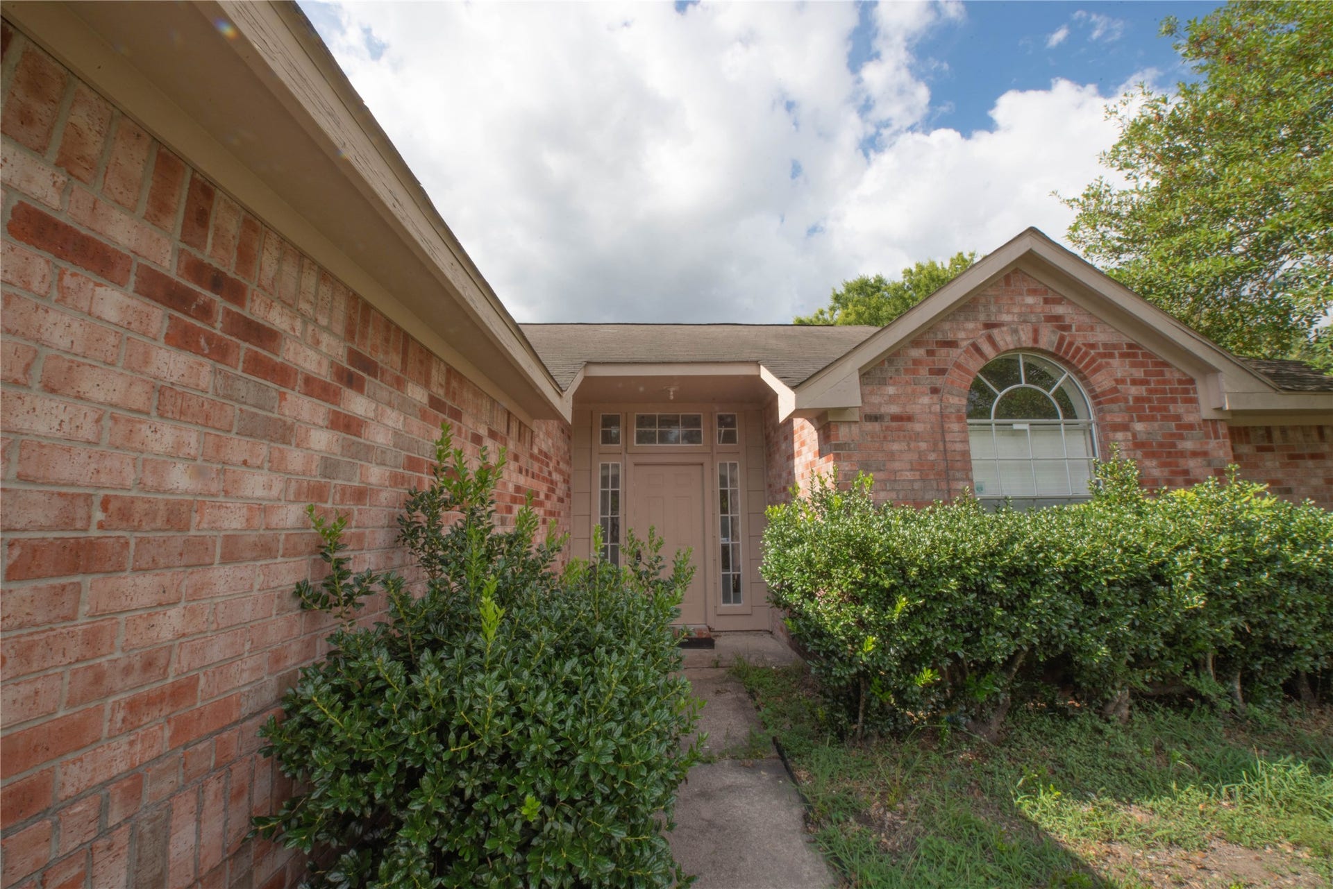2106 Ledgecrest Drive, Houston, TX 77038 2106 Ledgecrest Drive, Houston, TX 77038
