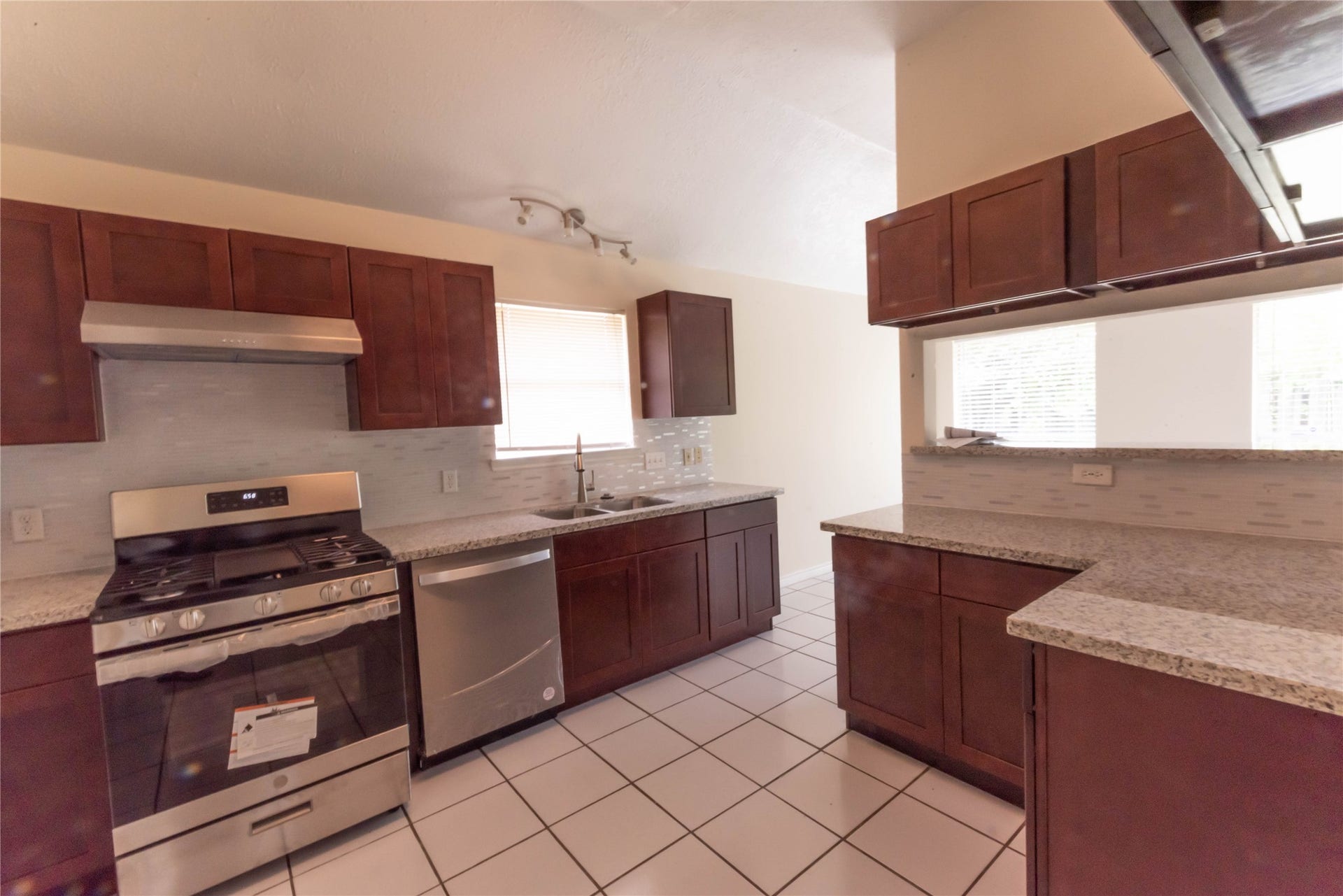 2106 Ledgecrest Drive, Houston, TX 77038 2106 Ledgecrest Drive, Houston, TX 77038