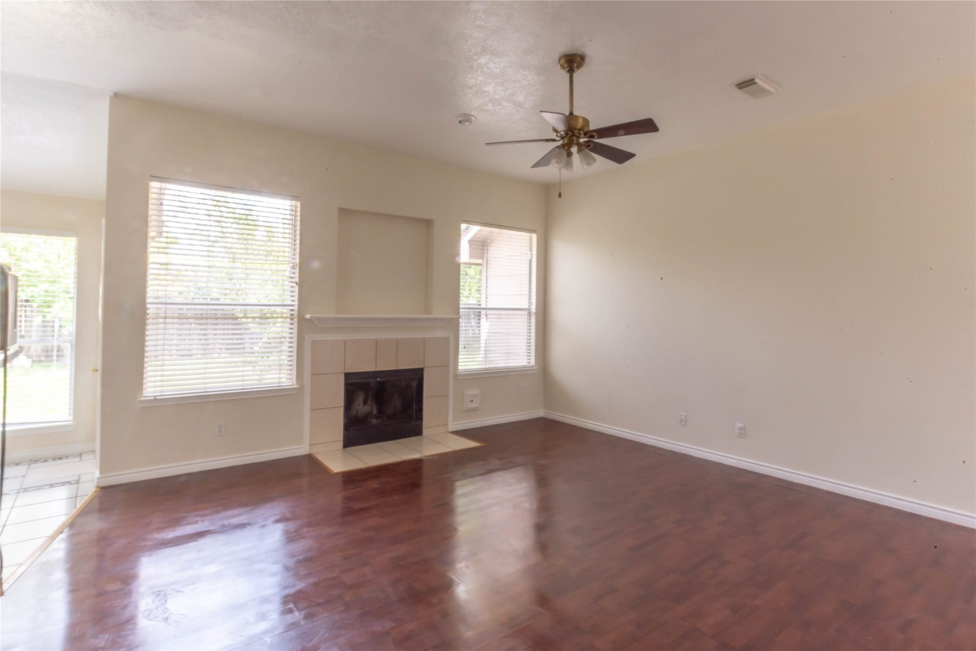 2106 Ledgecrest Drive, Houston, TX 77038 2106 Ledgecrest Drive, Houston, TX 77038