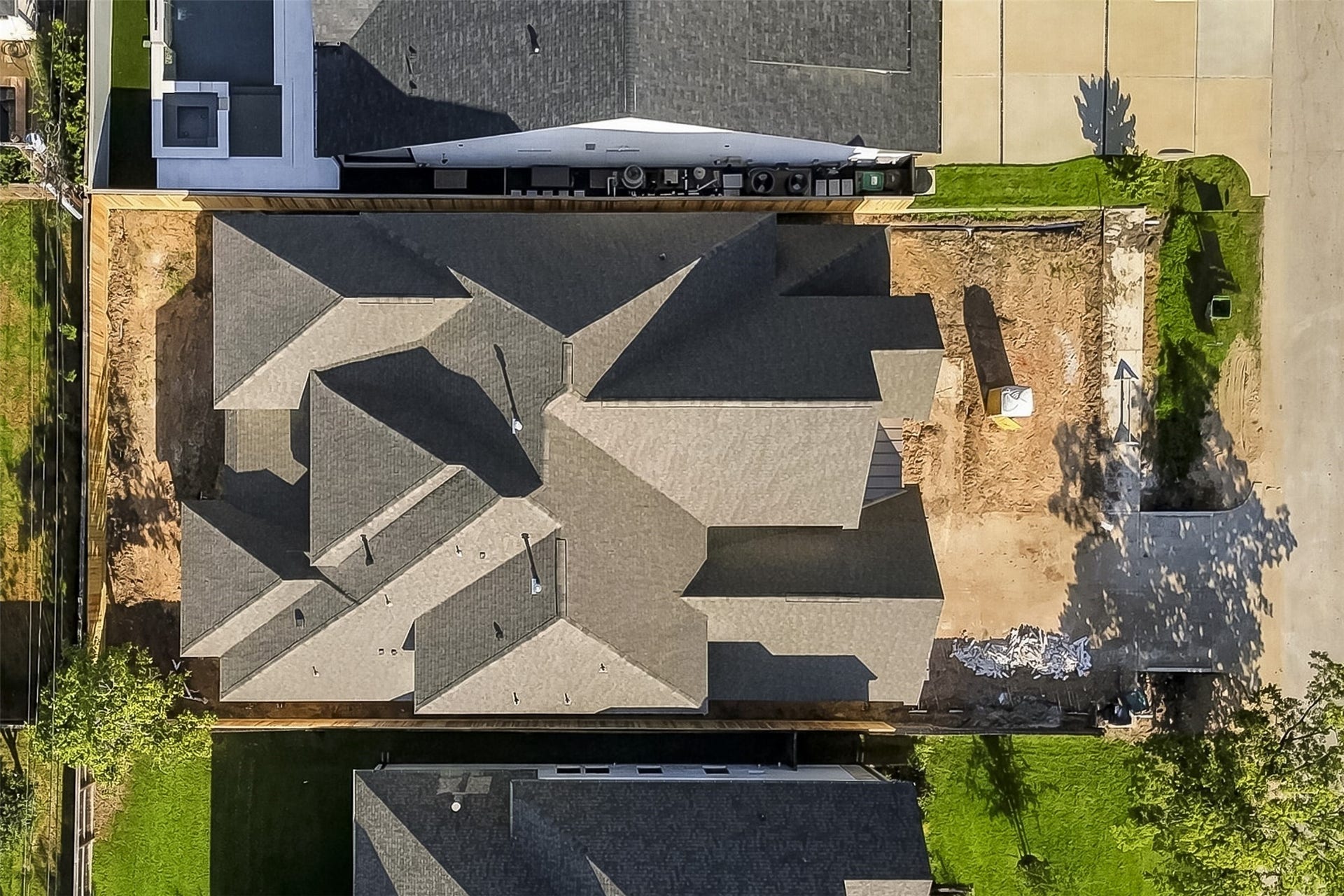 6618 Sivley Street, Hockley, TX 77055 Tons of yard front and back!