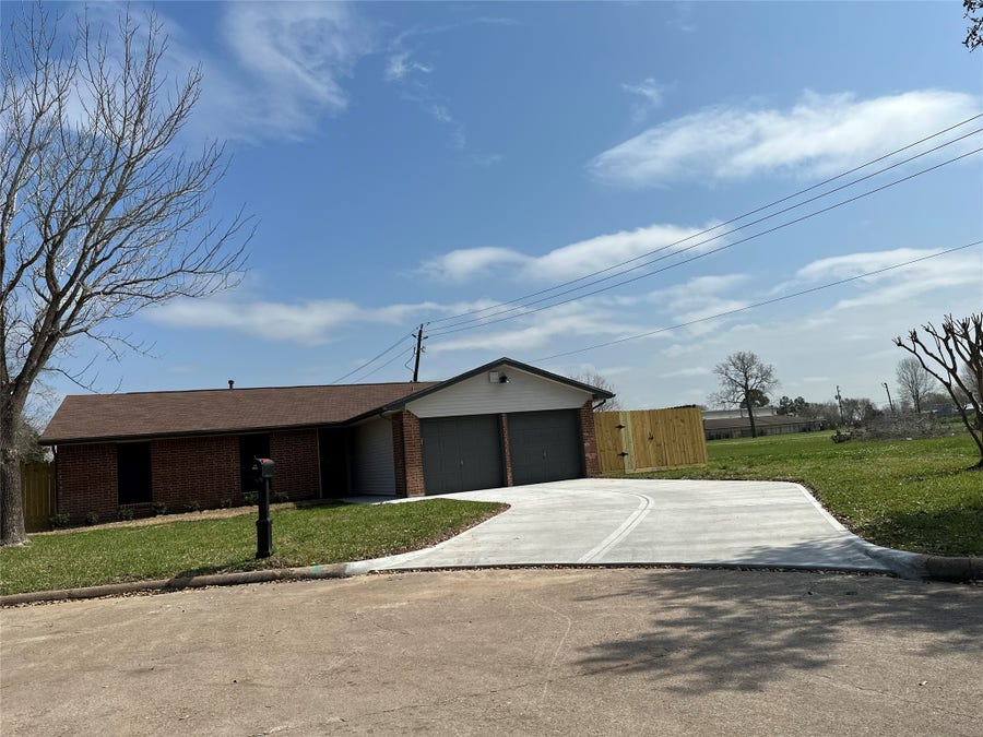Property photo for 15935 Kenbrook Drive, Houston, TX
