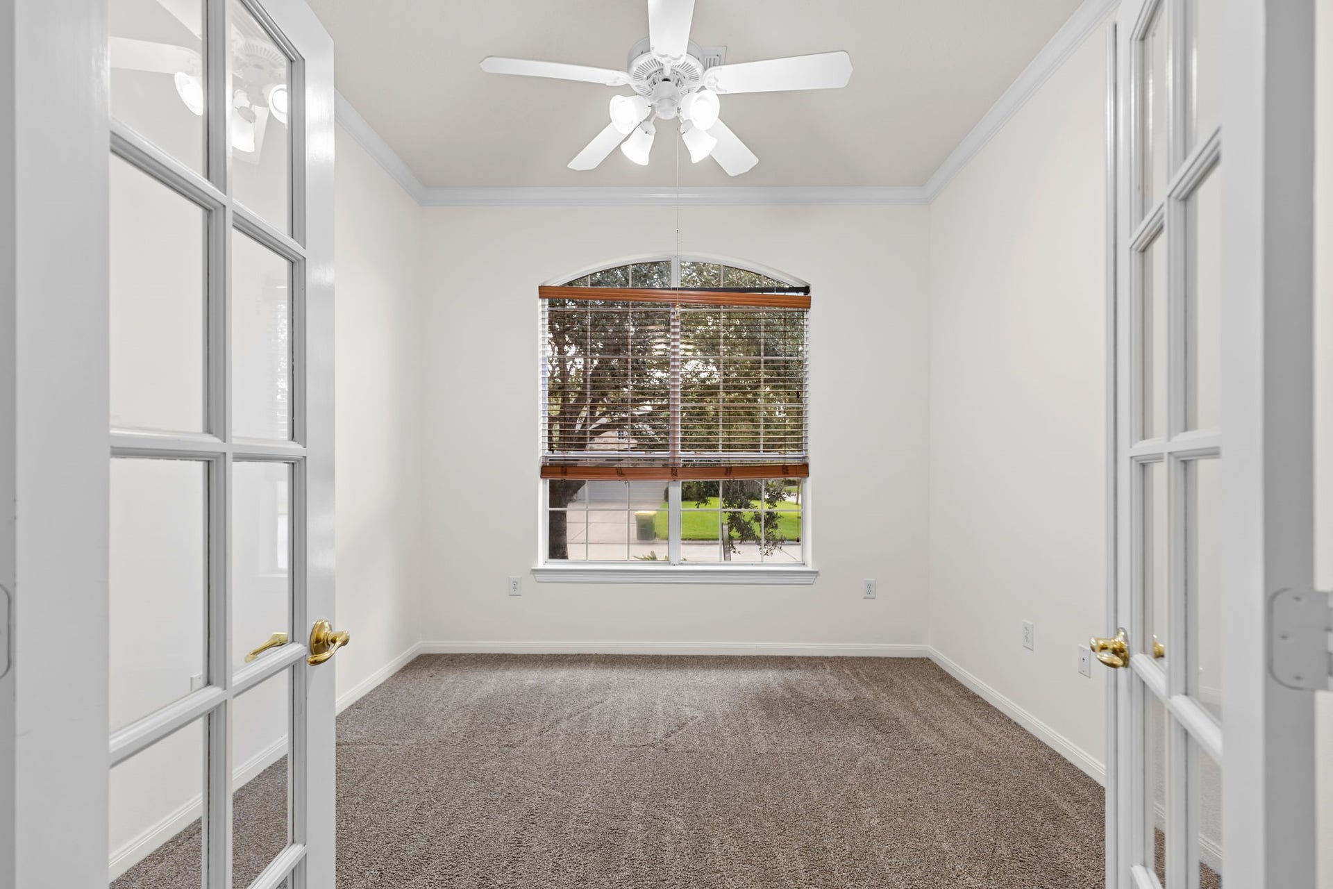 2404 S Venice Drive, Pearland, TX 77581 2404 S Venice Drive, Pearland, TX 77581