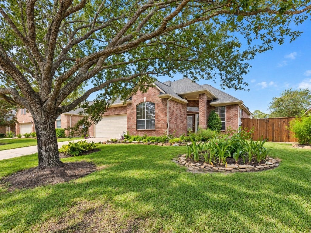 2404 S Venice Drive, Pearland, TX 77581 2404 S Venice Drive, Pearland, TX 77581