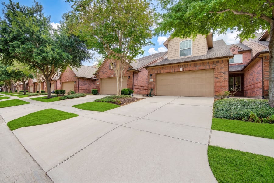 Property photo for 1247 Glenwood Canyon Lane, Houston, TX