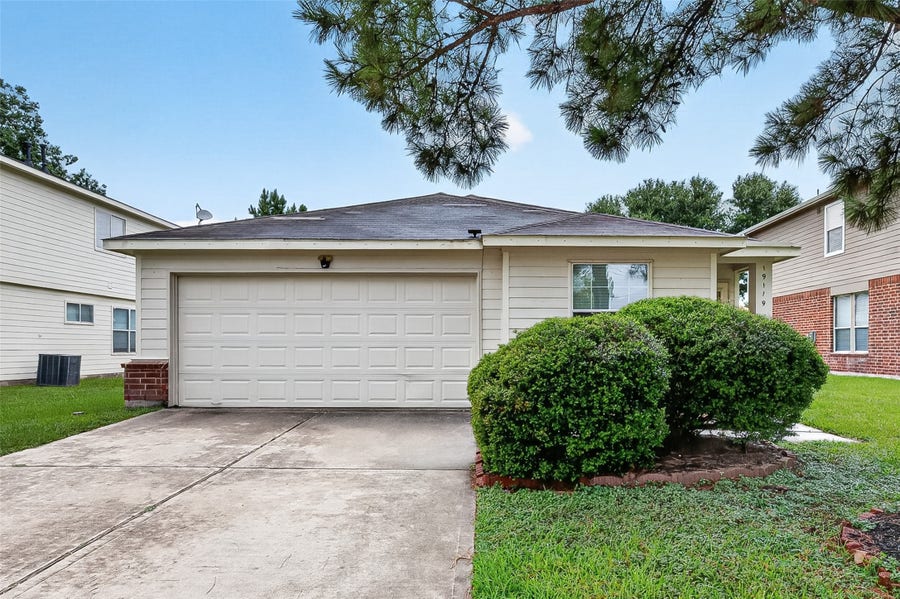 Property photo for 19119 Yaupon Ranch Drive, Cypress, TX