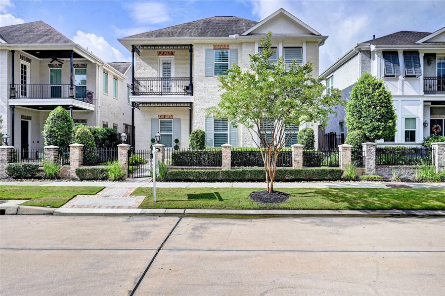 Property photo for 131 Mcgoey Circle, Shenandoah, TX