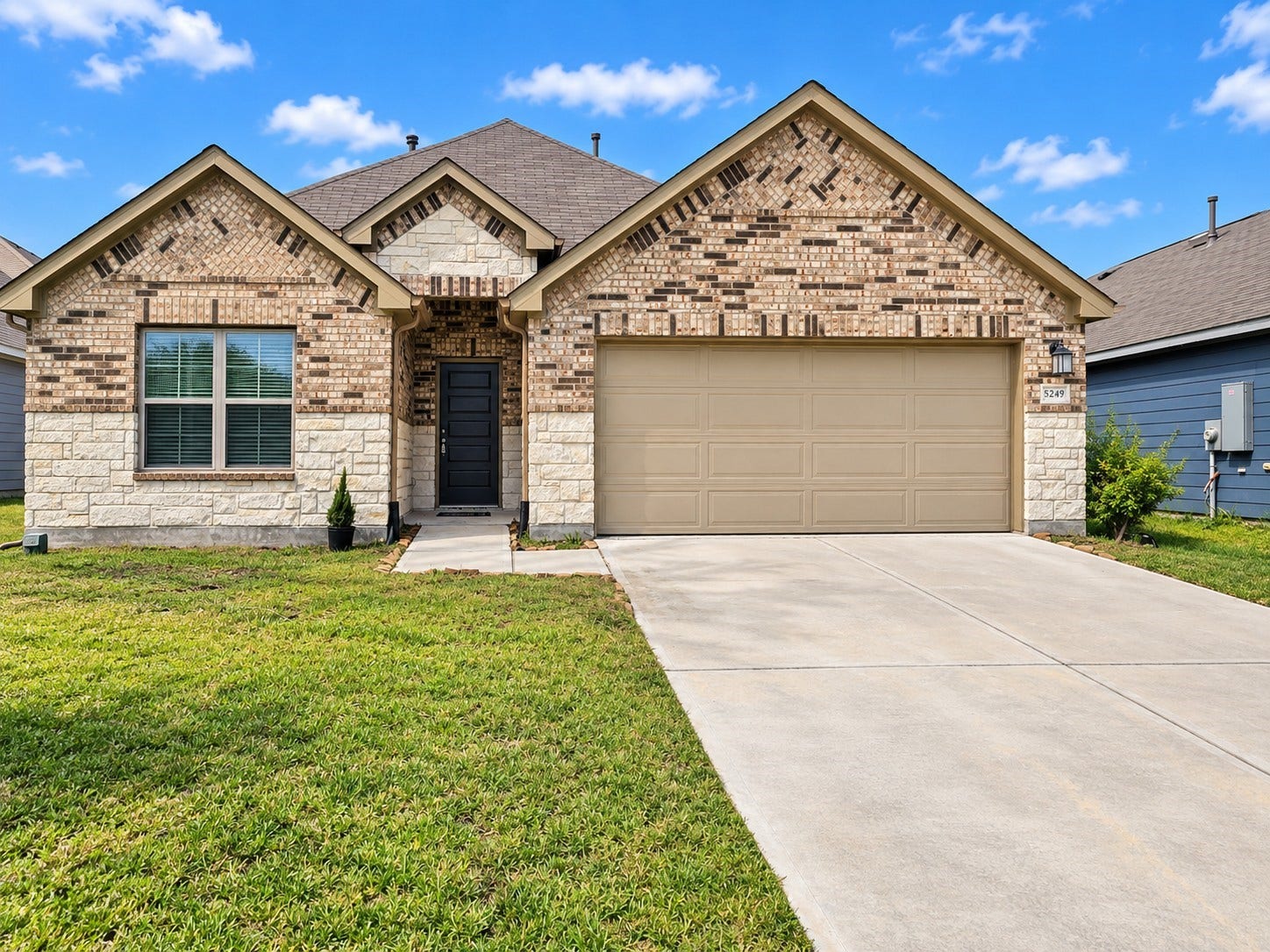 5249 Fleming Street, La Marque, TX 77568