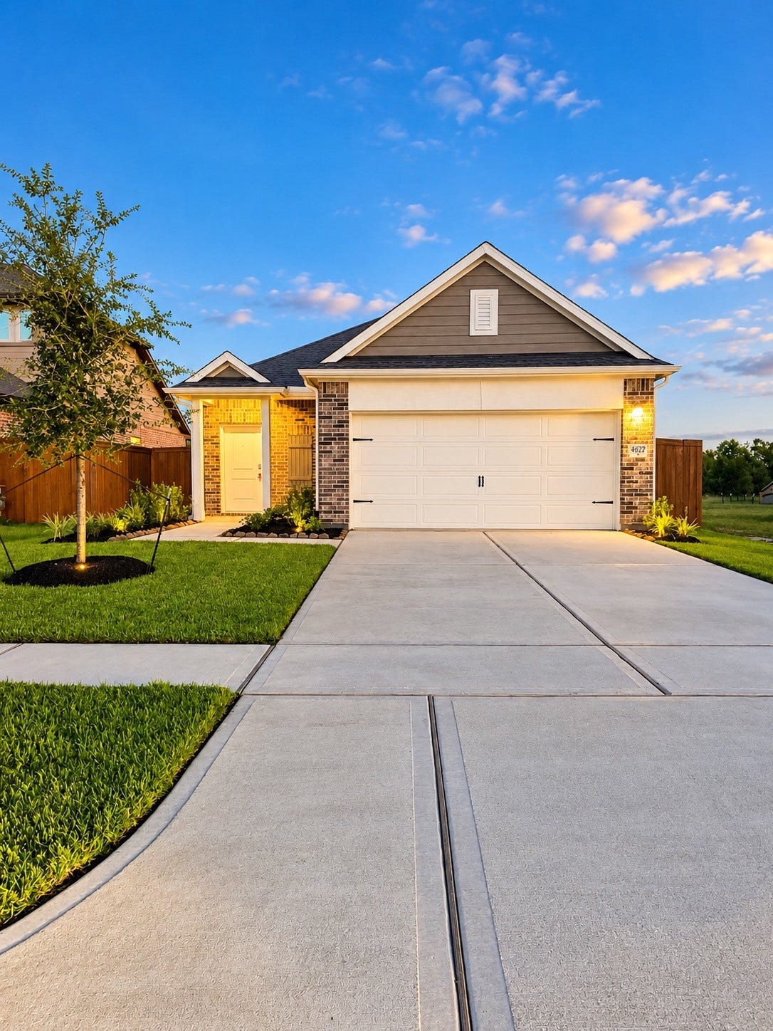 4622 Crater Run Drive, Texas City, TX 77539 Driveway can fit a large truck and Suv.