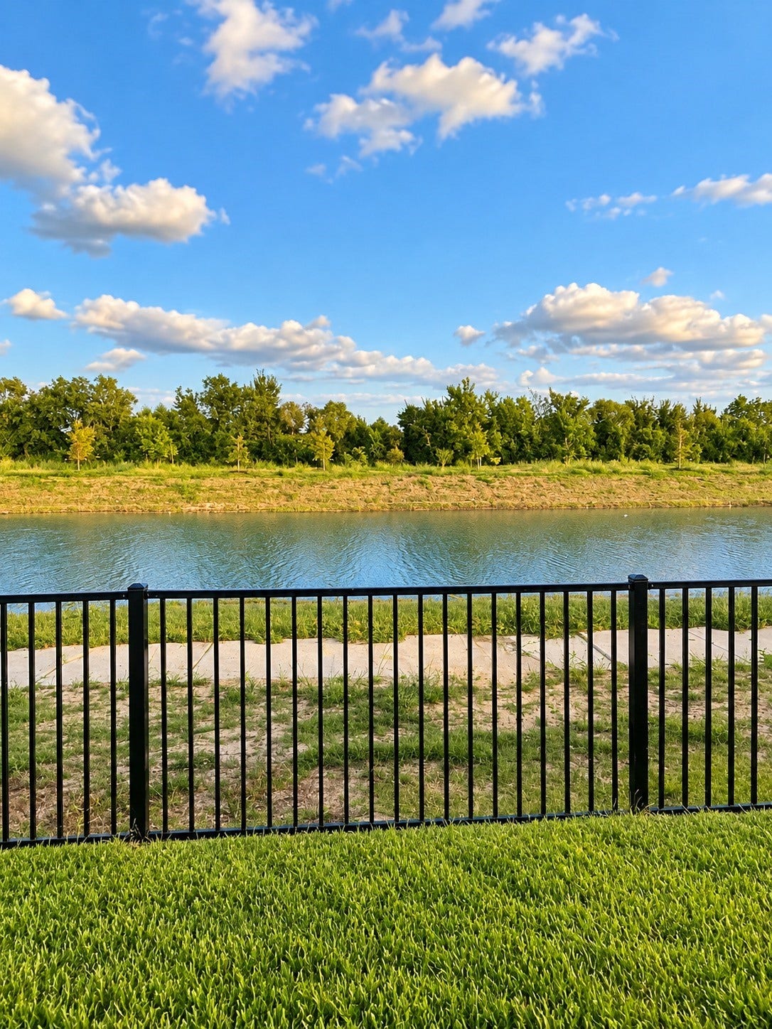 4622 Crater Run Drive, Texas City, TX 77539 Lake lot what more do you want!