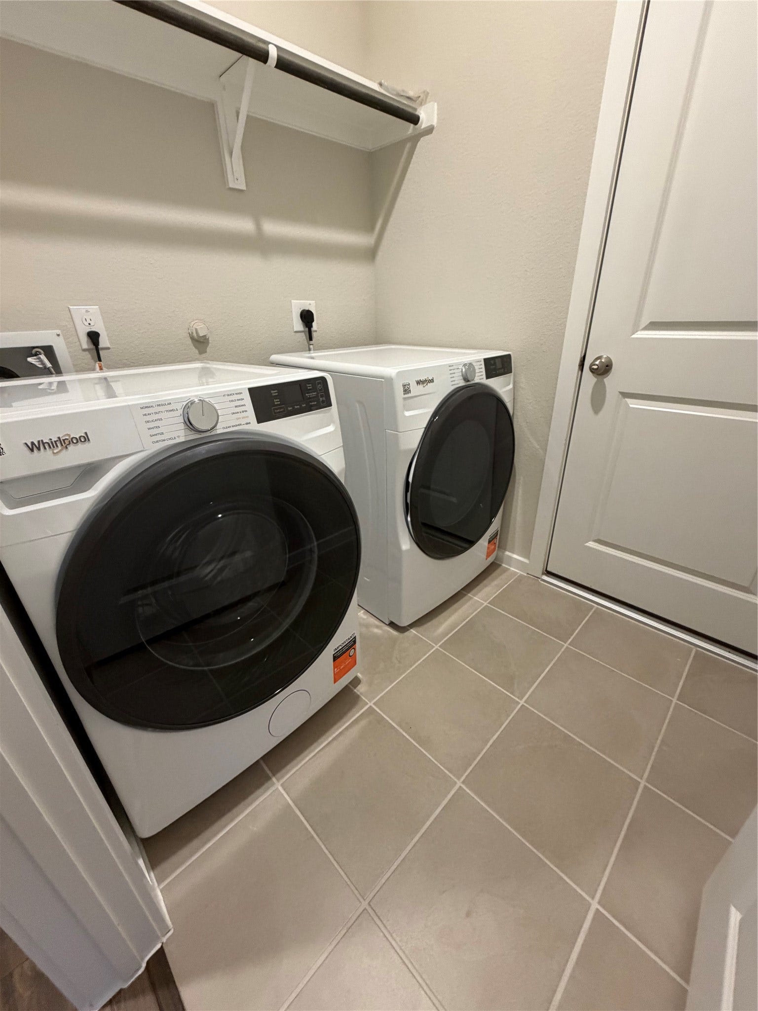 4622 Crater Run Drive, Texas City, TX 77539 Washer and dryer room.