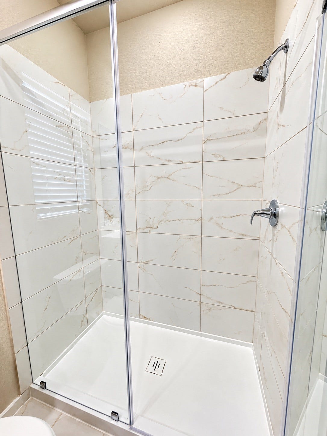 4622 Crater Run Drive, Texas City, TX 77539 Stand up shower in primary bath.