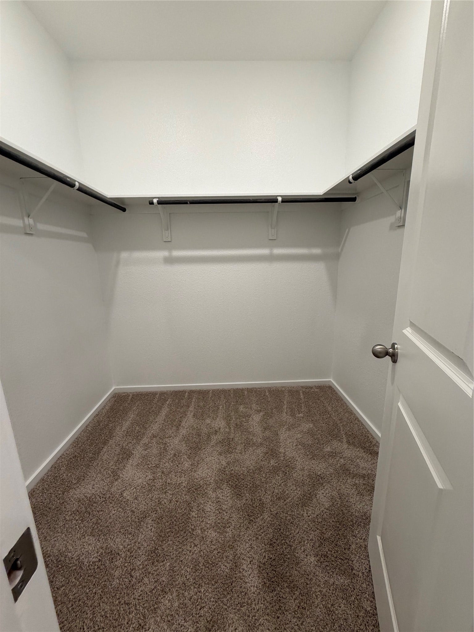 4622 Crater Run Drive, Texas City, TX 77539 Primary closet.