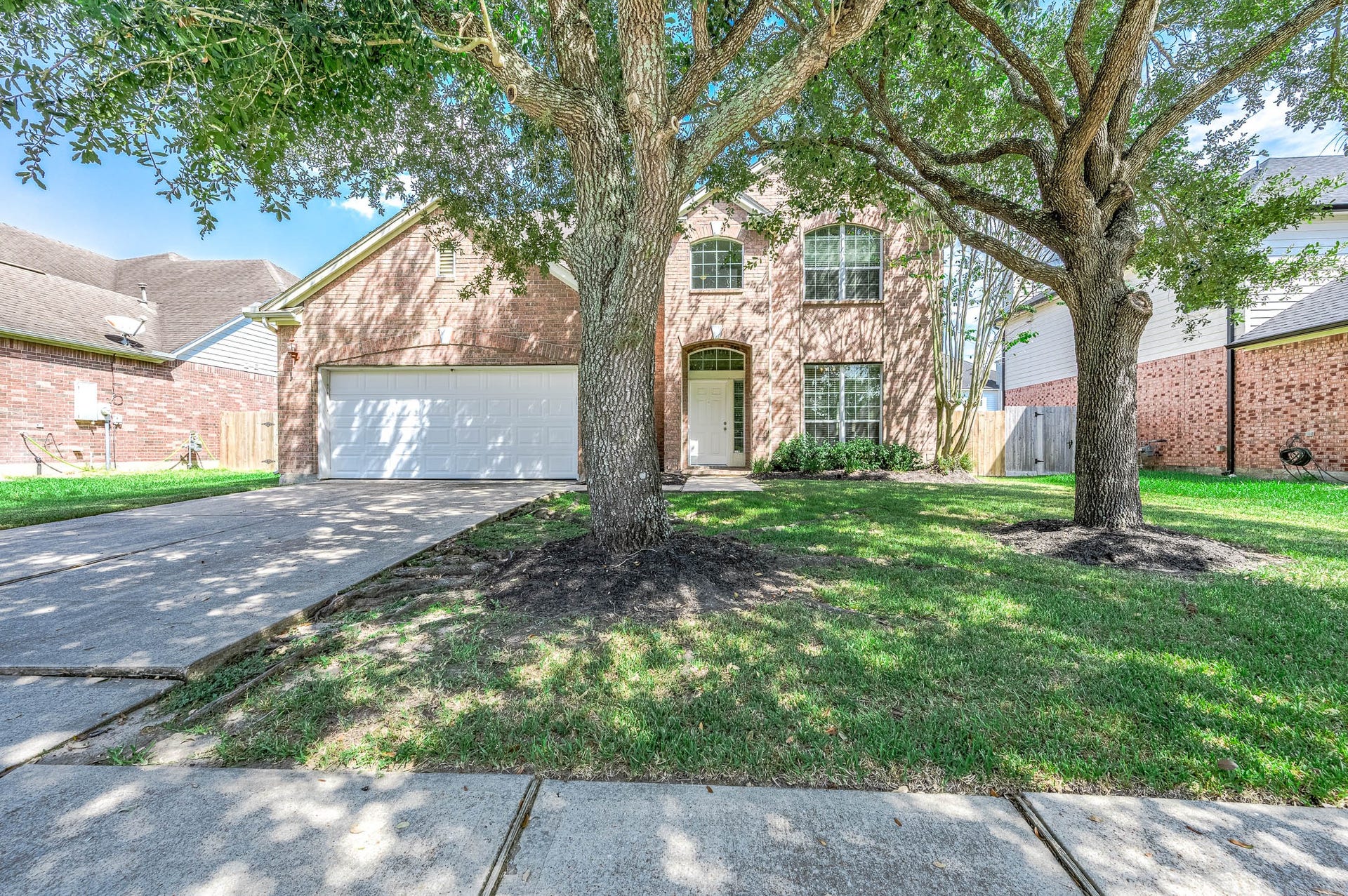 2511 Sunlight Lane, Pearland, TX 77584