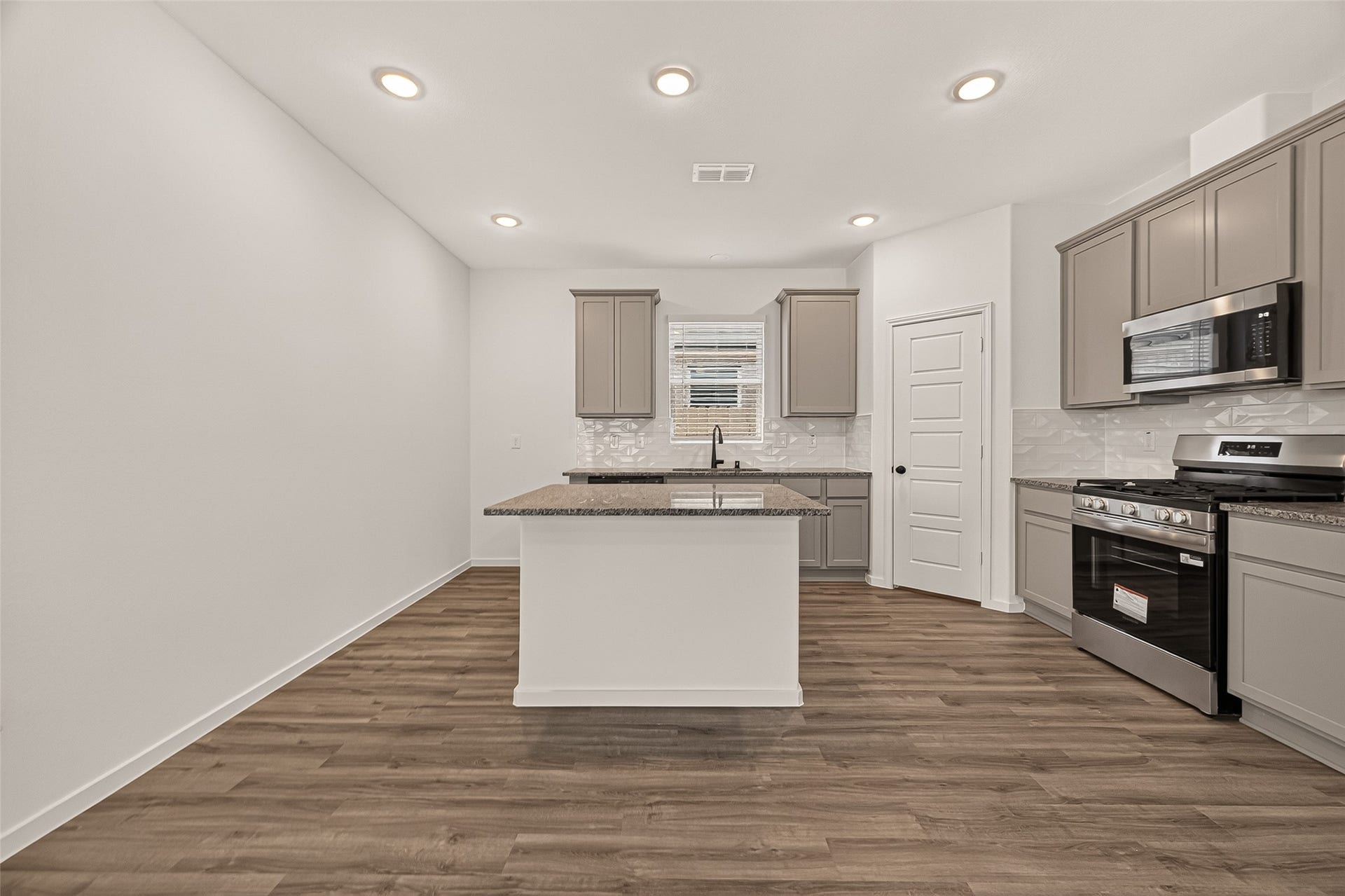 2814 Rockwood Drive, Iowa Colony, TX 77583 2814 Rockwood Drive, Iowa Colony, TX 77583