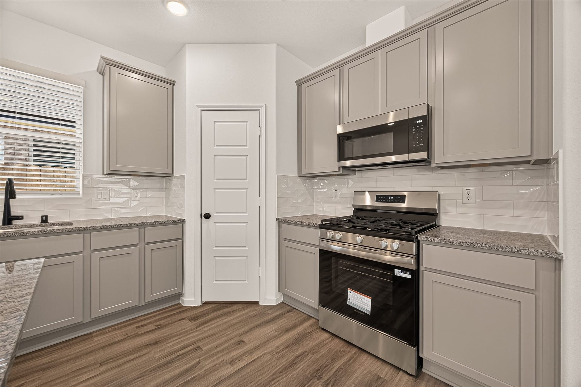 2814 Rockwood Drive, Iowa Colony, TX 77583 2814 Rockwood Drive, Iowa Colony, TX 77583