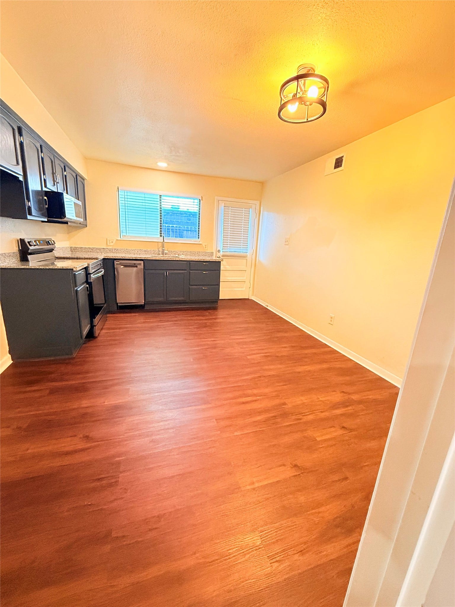 6401 Deihl Road, #804, Houston, TX 77092 6401 Deihl Road, #804, Houston, TX 77092