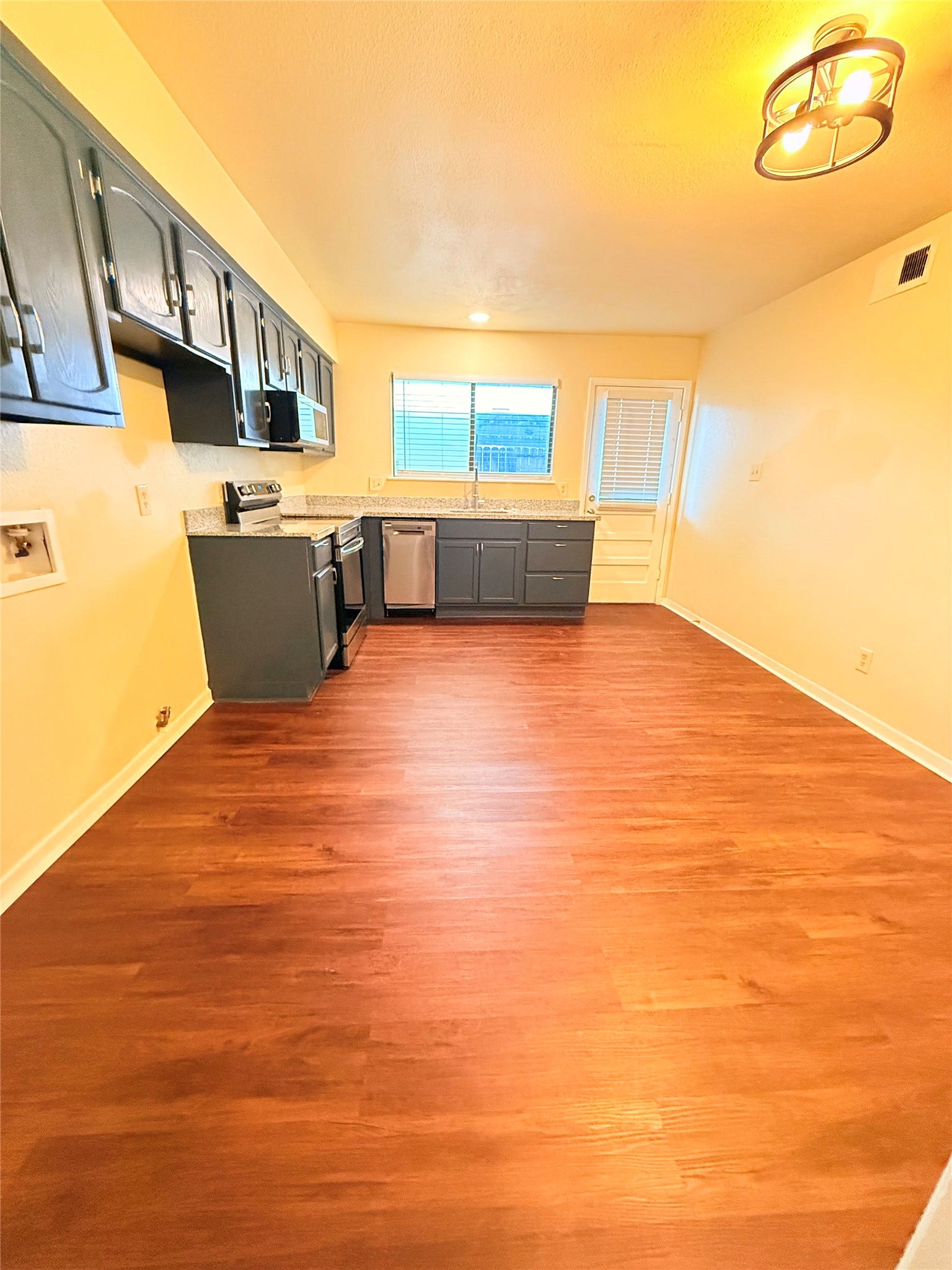 6401 Deihl Road, #804, Houston, TX 77092 6401 Deihl Road, #804, Houston, TX 77092