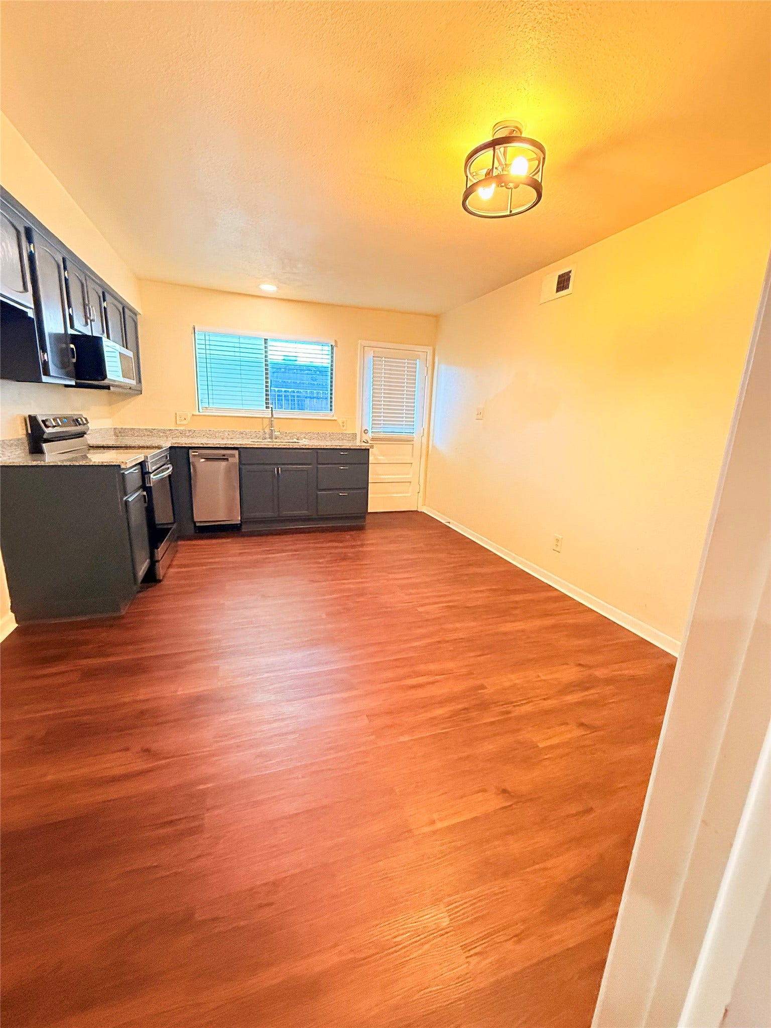 6401 Deihl Road, #804, Houston, TX 77092 6401 Deihl Road, #804, Houston, TX 77092