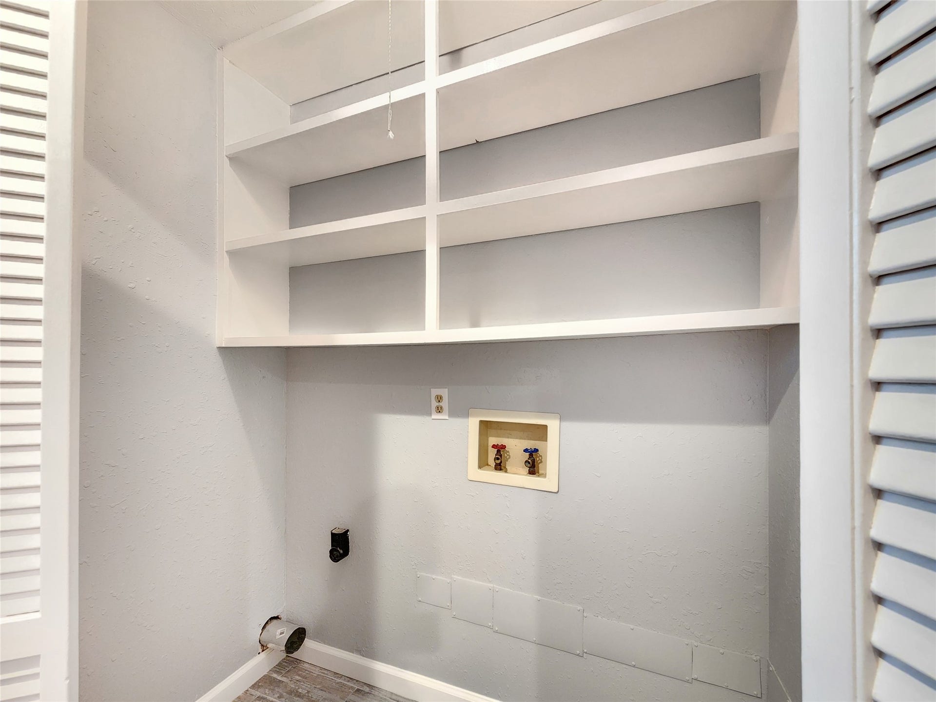 288 Ling Street, Bayou Vista, TX 77563 288 Ling Street, Bayou Vista, TX 77563