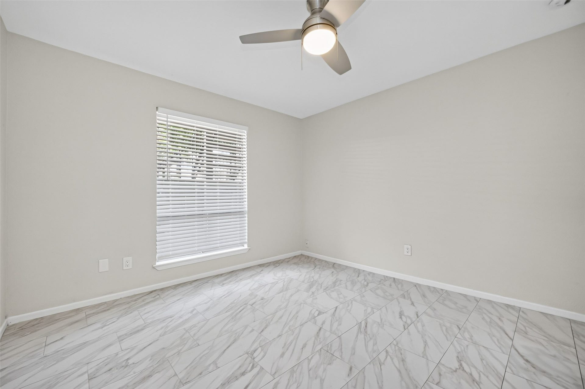 5929 Queensloch Drive, #131, Houston, TX 77096 5929 Queensloch Drive, #131, Houston, TX 77096