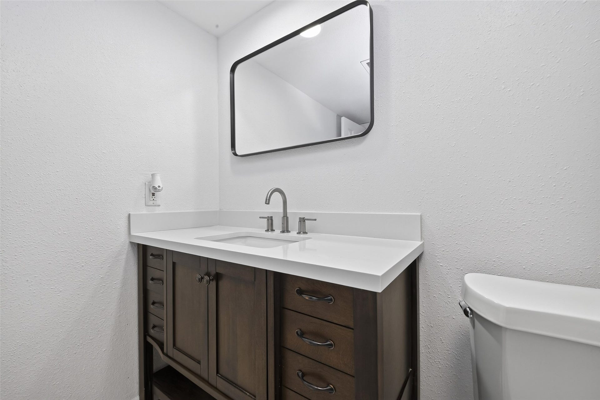 5929 Queensloch Drive, #131, Houston, TX 77096 5929 Queensloch Drive, #131, Houston, TX 77096